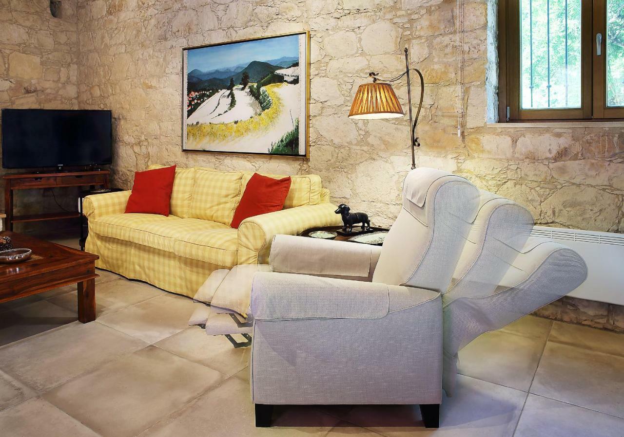 Kantara House - A Rural Retreat Of Comfort & Class! Арсос Экстерьер фото